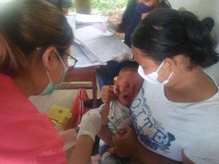 35 bayi dan Balita mendapatkan pelayanan Kesehatan di Posyandu Putra Anugrah 1, Dusun Bantes