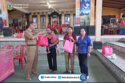  Bulian Peduli Kesehatan: Bapak Perbekel  Serahkan Paket Nutrisi untuk Ibu Hamil dan Balita